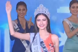 Hoa hậu Myanmar không dám về nước sau Miss Universe 2020