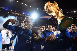 Tiền vệ Paul Pogba: “Kante là tên xảo quyệt, hay gian lận"