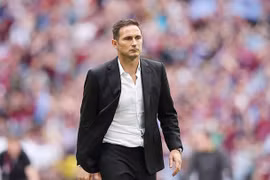 HLV Lampard nổi giận, mắng ‘té tát’ phóng viên