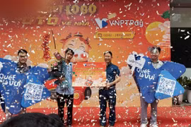 VNPT PAY trao thưởng cho khách hàng trúng ô tô Vinfast LuxA
