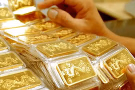 Giá vàng SJC đứng yên trên mốc 57,5 triệu đồng mỗi lượng, người mua vẫn lỗ nặng