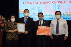 Tiếp nhận hơn 1.000 tỷ đồng tiền ủng hộ phòng, chống dịch Covid-19