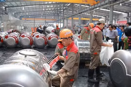 Âm nặng dòng tiền, chi phí lãi vay cao, Tập đoàn Sơn Hà (SHI) vẫn đi vay hàng trăm tỷ qua kênh trái phiếu