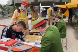 Phát hiện 1 lái xe dương tính với ma tuý trong ngày đầu tiên ra quân xử lý “ma men”, “con nghiện”