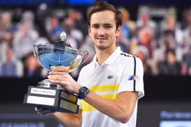 Tay vợt Medvedev phá vỡ thế thống trị của Big 4 sau 16 năm