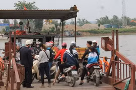 Hải Dương: Các bến phà được phép hoạt động trở lại