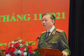 Bộ trưởng Công an yêu cầu đảm bảo chất lượng và tiến độ trả căn cước công dân