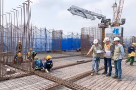 Hết giãn cách, ngành xây dựng vẫn phải đối mặt với hàng loạt “nút thắt”