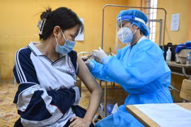 Từ ngày 27/11, Hà Nội sẽ tiêm vaccine Covid -19 cho học sinh lớp 9