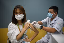 Tình hình sức khỏe 4 học sinh ở Bắc Giang sốc phản vệ sau tiêm vaccine Covid - 19