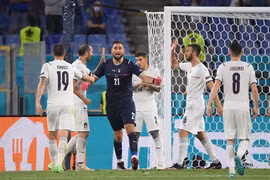 Paris Saint-Germain hoàn tất hợp đồng chiêu mộ Donnarumma