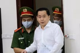 Nhận hối lộ 5 tỷ đồng từ Vũ "nhôm", nguyên Phó Tổng Cục trưởng Tổng cục Tình báo hầu tòa
