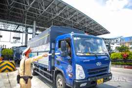 Hà Nội: Tăng cường quản lý chặt lái xe vận tải hàng hóa về từ vùng dịch