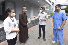 Sự động viên của nữ tu, các tăng ni, phật tử là liều thuốc tinh thần tiếp sức cho người bệnh