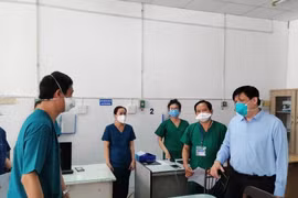 Bộ trưởng Bộ Y tế Nguyễn Thanh Long: Người bệnh khoẻ, ra viện chính là sự tiếp sức cho chúng ta chống dịch