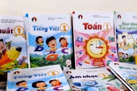 Cần đánh giá tác động của việc "xóa bỏ" hai bộ sách giáo khoa