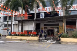 Cao Bằng: Cháy lớn tại một siêu thị lúc rạng sáng
