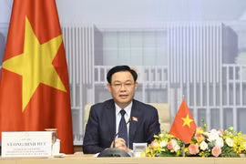 Chủ tịch Quốc hội đề nghị Singapore trao đổi khả năng công nhận lẫn nhau về chứng chỉ vaccine