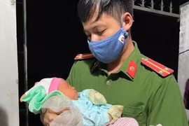 Hà Nội: Bé sơ sinh bị bỏ rơi trong đêm