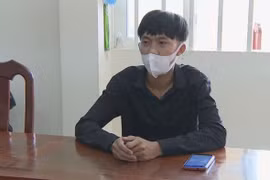 Triệu tập 2 đối tượng đăng tin sai sự thật, kích động người dân tự ý bỏ về quê