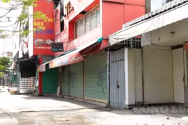 Lác đác vài quán ăn mở cửa lại trước ngày quận 7 (TP. HCM) thí điểm "bình thường mới"
