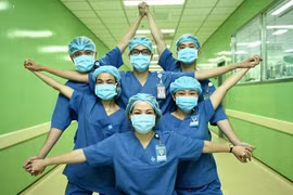 Nhiệm vụ trọng tâm và những chiến lược quan trọng để TP. HCM trở lại "bình thường mới"