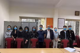 Quán bar núp bóng cà phê, bán bóng cười bật nhạc mạnh cho khách "chơi" ma túy thâu đêm