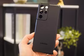 Samsung ra mắt điện thoại Galaxy S21 Ultra sở hữu cụm camera zoom 100x, giá 1.199 USD