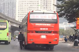 Hà Nội: Xe dù "tung hoành" xung quanh bến xe Mỹ Đình