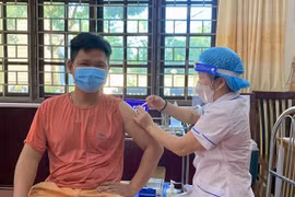 Hà Nội nghiêm cấm thu tiền, nhận "bồi dưỡng" từ người tiêm vaccine Covid-19
