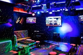 Xử phạt quán karaoke “xé rào”cho khách hát trong mùa dịch