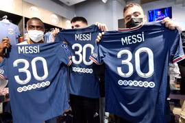 Paris Saint-Germain bán 1 triệu áo đấu Messi trong một tuần