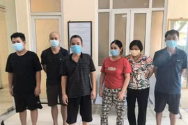 Hà Nội: Tụ tập đánh bạc giữa mùa dịch, 6 đối tượng bị bắt giữ
