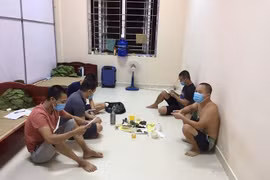 Tụ tập ăn uống trong khu cách ly, 5 người bị xử phạt 37,5 triệu đồng