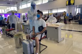 Hà Nội: Kiểm tra, giám sát đối với hành khách đến sân bay quốc tế Nội Bài