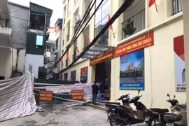 Hà Nội: UBND phường lập hàng rào tôn 2 m để ngăn virus SAR - CoV-2 lây lan
