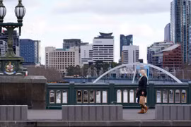 Australia đứng trước lựa chọn 'sinh tử', loại bỏ hay sống chung với Covid-19?