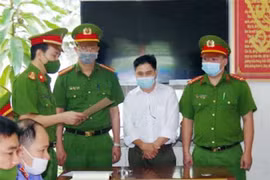 Bắt tạm giam Trạm trưởng Trạm Kiểm lâm về hành vi thiếu trách nhiệm gây hậu quả nghiệm trọng