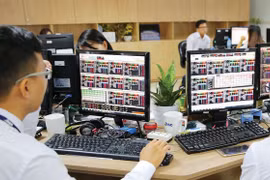 Cổ phiếu ngân hàng TCB, CTG đẩy chỉ số Vn-Index đảo chiều ngoạn mục