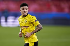CLB Dortmund giảm giá bán tiền vệ Jadon Sancho