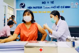 TP. HCM: Tiêm vắc xin phòng ngừa covid-19 cho 100 phóng viên