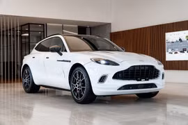 Mẫu xe Aston Martin DBX chính thức ra mắt tại Việt Nam