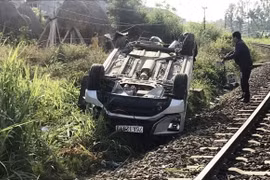 Làm rõ trách nhiệm vụ tàu hỏa đâm lật ô tô ở Quảng Ngãi