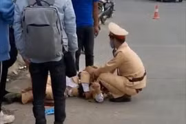 Khởi tố 2 thanh niên 17 tuổi vụ chiến sĩ CSGT bị tông gãy chân