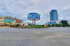 Hà Tĩnh: Phố xá vắng lặng trong những giờ đầu thực hiện giãn cách xã hội