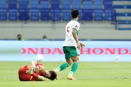 Tuấn Anh dính chấn thương cổ chân sau trận đấu gặp tuyển Indonesia