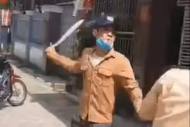 Bắt tạm giam 2 đối tượng chống đối, đe dọa Cảnh sát giao thông