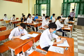 Gần 1 triệu thí sinh hoàn thành môn đầu tiên kỳ thi tốt nghiệp THPT năm 2021