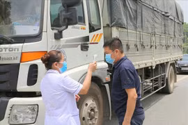 Phó Thủ tướng Vũ Đức Đam chỉ đạo xem xét kiến nghị ưu tiên tiêm vaccine COVID-19 cho lái xe