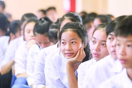 Không để học phí thành rào cản trong tiếp cận giáo dục đại học